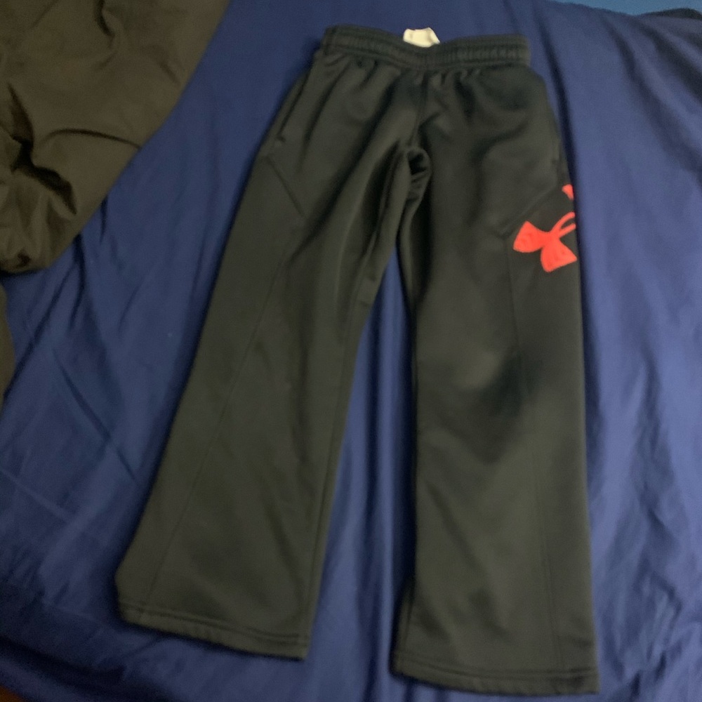 Active Under Armour sweatpants